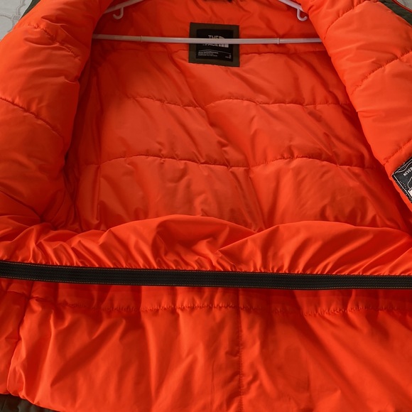 North Face - Youth Jacket - Picture 3 of 8